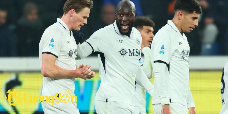 Phong độ Napoli ổn định, Atalanta chao đảo