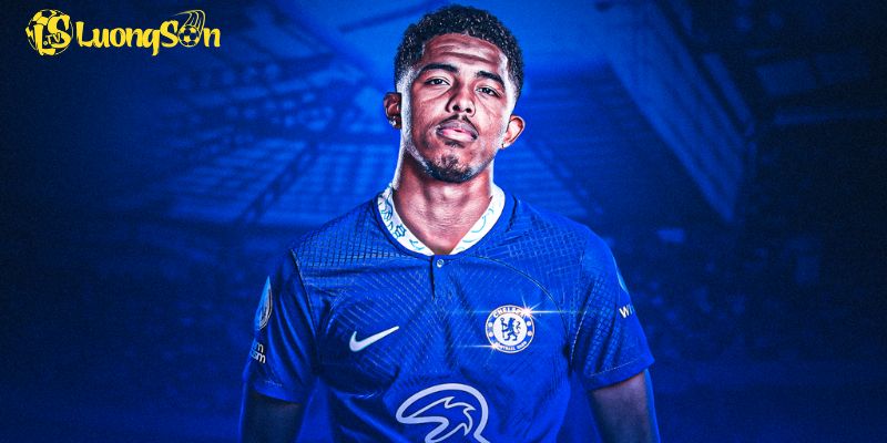 Wesley Fofana: Bước Ngoặt & Hy Vọng Tái Xuất Mạnh Mẽ Mùa 2025/26