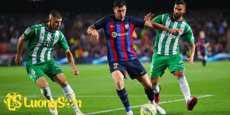 Soi kèo Real Betis vs Barcelona Lúc 01h30 Ngày 7/12/25 2 Bối cảnh trước trận đấu Real Betis vs Barcelona